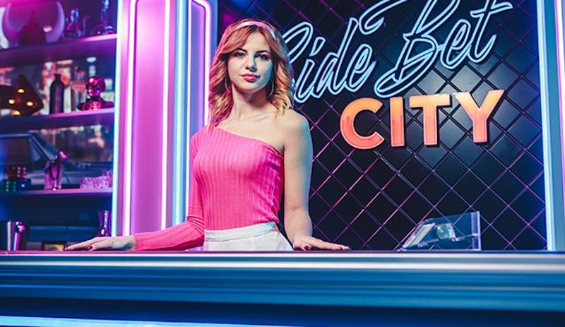 Side bet city live poker game by evolution gaming. Photo source: evolution.com